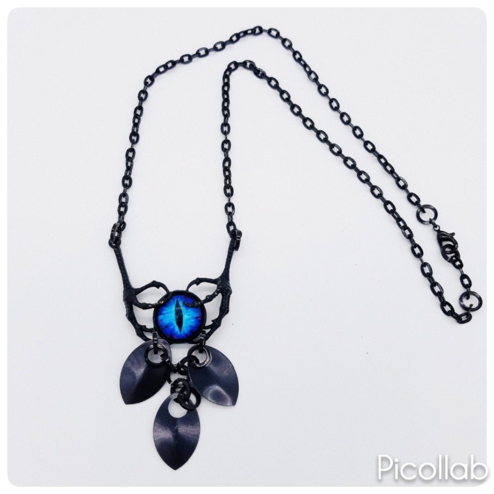 Raven Claw "Dragon Eye" Necklace - Picture 2 of 7